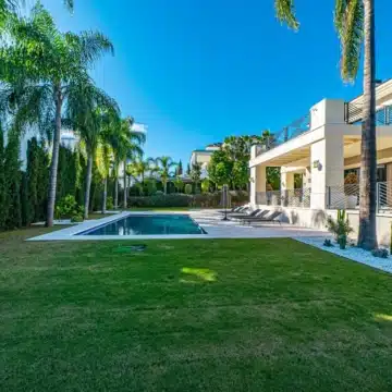 Majestic villa with stunning sea and golf views in the prestigious Los Flamingos, Benahavis Picture 53