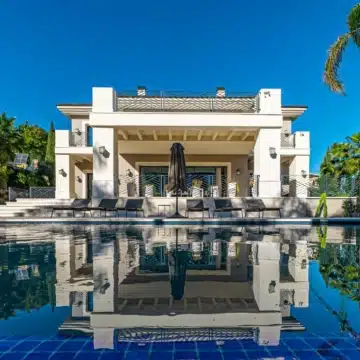 Majestic villa with stunning sea and golf views in the prestigious Los Flamingos, Benahavis Picture 57