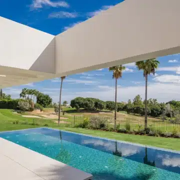 Frontline golf outstanding villa with amazing golf view in Nueva Andalucía, Marbella Picture 7