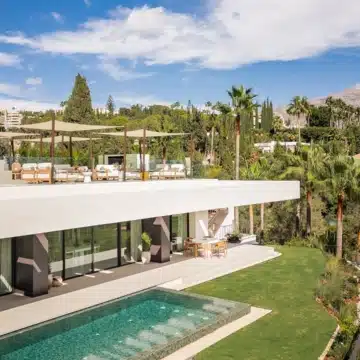 Frontline golf outstanding villa with amazing golf view in Nueva Andalucía, Marbella Picture 36