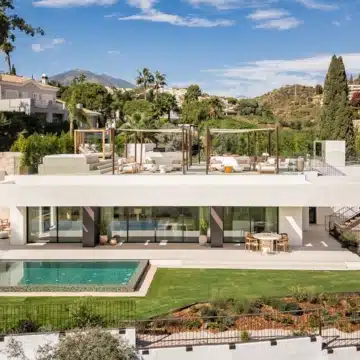 Frontline golf outstanding villa with amazing golf view in Nueva Andalucía, Marbella Picture 37