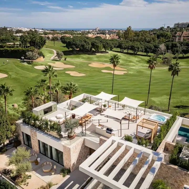 Frontline golf outstanding villa with amazing golf view in Nueva Andalucía, Marbella Picture