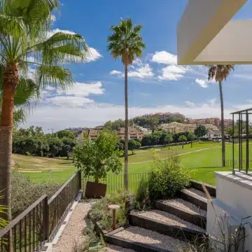 Frontline golf outstanding villa with amazing golf view in Nueva Andalucía, Marbella Picture 14