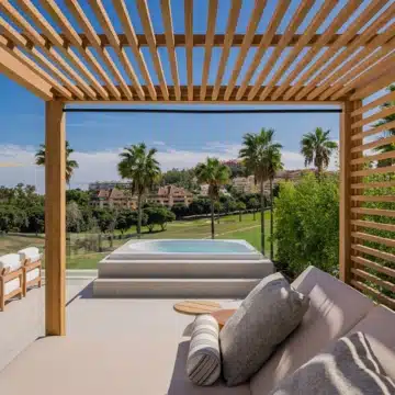 Frontline golf outstanding villa with amazing golf view in Nueva Andalucía, Marbella Picture 27