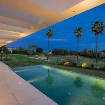 Frontline golf outstanding villa with amazing golf view in Nueva Andalucía, Marbella Picture 43