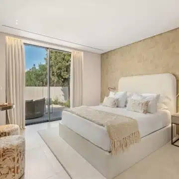 Frontline golf outstanding villa with amazing golf view in Nueva Andalucía, Marbella Picture 12