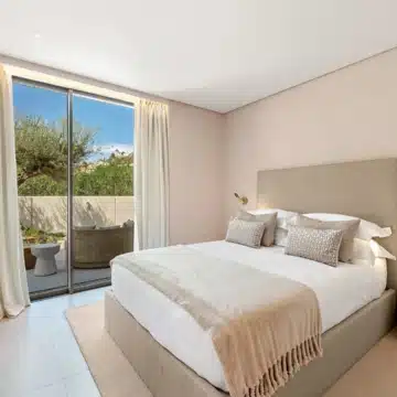 Frontline golf outstanding villa with amazing golf view in Nueva Andalucía, Marbella Picture 20