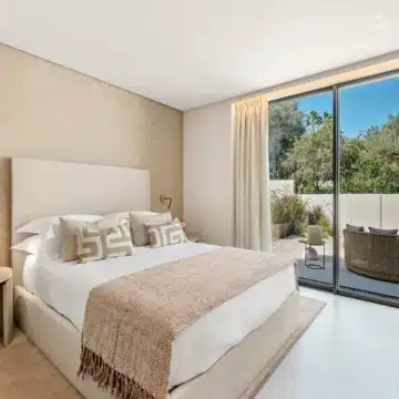 Frontline golf outstanding villa with amazing golf view in Nueva Andalucía, Marbella Picture 21