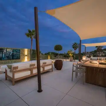 Frontline golf outstanding villa with amazing golf view in Nueva Andalucía, Marbella Picture 34