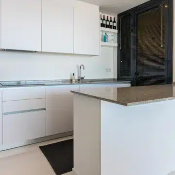 Modern 3-bedrooms apartment with stunning mountain views in Atalaya Hills, Benahavis Picture 7