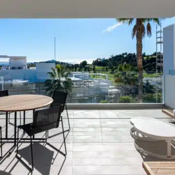 Modern 3-bedrooms apartment with stunning mountain views in Atalaya Hills, Benahavis Picture 18