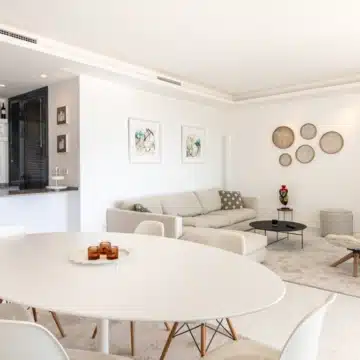 Modern 3-bedrooms apartment with stunning mountain views in Atalaya Hills, Benahavis Picture 9