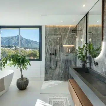 Modern villa in the prime residential area of La Cerquilla, Nueva Andalucia Picture 3