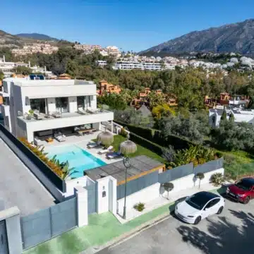 Modern villa in the prime residential area of La Cerquilla, Nueva Andalucia Picture 29