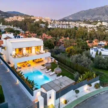 Modern villa in the prime residential area of La Cerquilla, Nueva Andalucia Picture 31