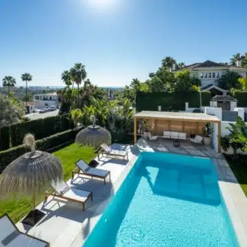 Modern villa in the prime residential area of La Cerquilla, Nueva Andalucia Picture 12