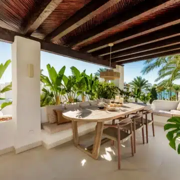 Duplex penthouse with mesmerizing sea views in Alcazaba beach, Estepona Picture 21