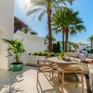 Duplex penthouse with mesmerizing sea views in Alcazaba beach, Estepona Picture 29