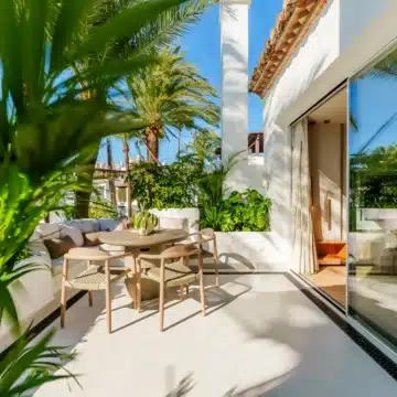 Duplex penthouse with mesmerizing sea views in Alcazaba beach, Estepona Picture 30