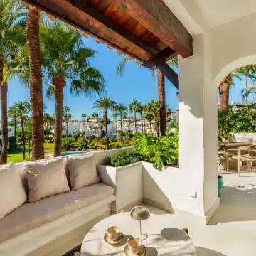 Duplex penthouse with mesmerizing sea views in Alcazaba beach, Estepona Picture 31