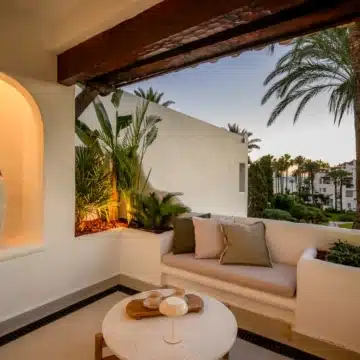Duplex penthouse with mesmerizing sea views in Alcazaba beach, Estepona Picture 37