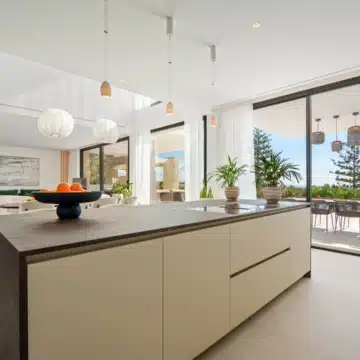 Brand new luxury villa in an exclusive gated community of La Quinta, Benahavis Picture 29