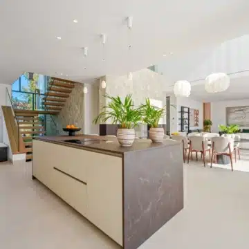 Brand new luxury villa in an exclusive gated community of La Quinta, Benahavis Picture 2