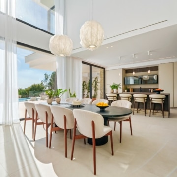 Brand new luxury villa in an exclusive gated community of La Quinta, Benahavis Picture 1