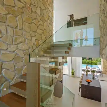 Brand new luxury villa in an exclusive gated community of La Quinta, Benahavis Picture 11