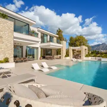 Brand new luxury villa in an exclusive gated community of La Quinta, Benahavis Picture 47