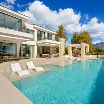 Brand new luxury villa in an exclusive gated community of La Quinta, Benahavis Picture 48