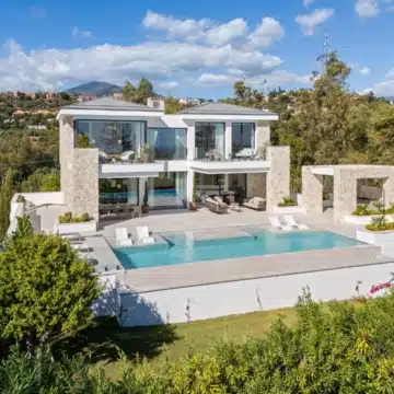 Brand new luxury villa in an exclusive gated community of La Quinta, Benahavis Picture 49