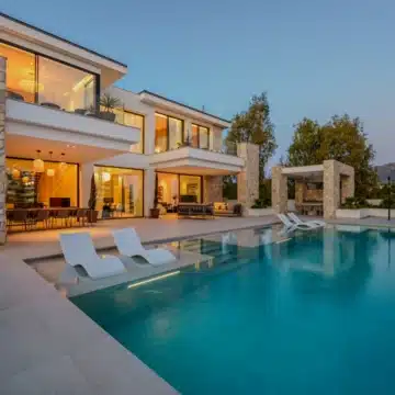 Brand new luxury villa in an exclusive gated community of La Quinta, Benahavis Picture 58