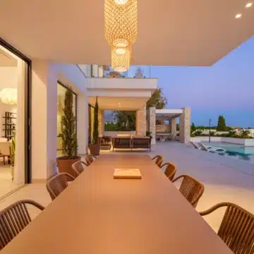 Brand new luxury villa in an exclusive gated community of La Quinta, Benahavis Picture 61