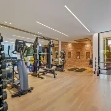 Brand new luxury villa in an exclusive gated community of La Quinta, Benahavis Picture 22