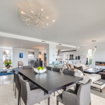 Modern detached villa with panoramic sea and mountain views in La Mairena, Marbella Picture 1