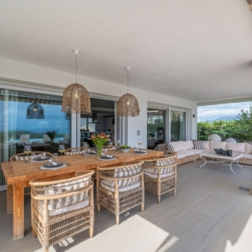 Modern detached villa with panoramic sea and mountain views in La Mairena, Marbella Picture 18