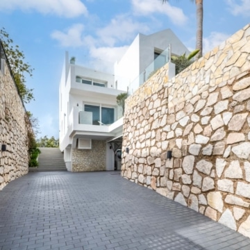 Modern detached villa with panoramic sea and mountain views in La Mairena, Marbella Picture 25