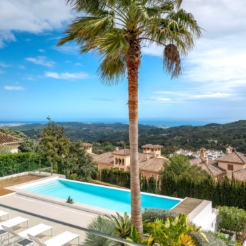 Modern detached villa with panoramic sea and mountain views in La Mairena, Marbella Picture 26