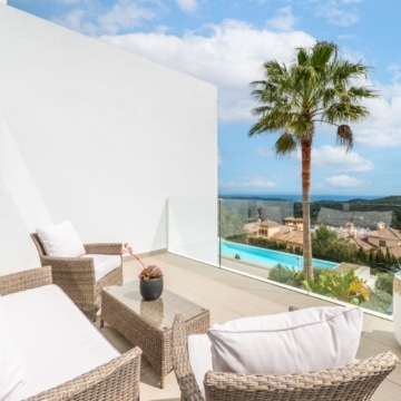 Modern detached villa with panoramic sea and mountain views in La Mairena, Marbella Picture 27
