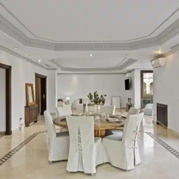 Expansive villa with unique architecture in the exclusive development of Los Arqueros Golf & Country Club, Benahavis Picture 15