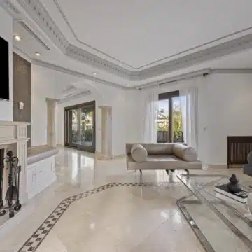 Expansive villa with unique architecture in the exclusive development of Los Arqueros Golf & Country Club, Benahavis Picture 18