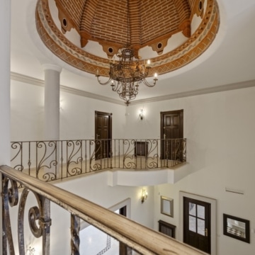 Expansive villa with unique architecture in the exclusive development of Los Arqueros Golf & Country Club, Benahavis Picture 1