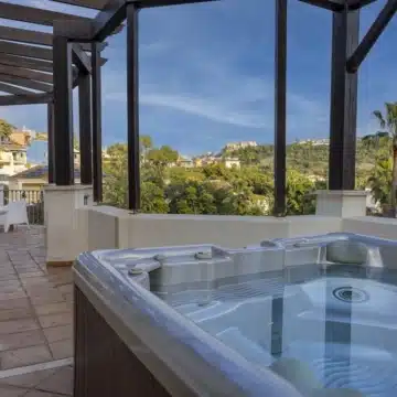 Expansive villa with unique architecture in the exclusive development of Los Arqueros Golf & Country Club, Benahavis Picture 28