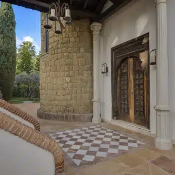 Expansive villa with unique architecture in the exclusive development of Los Arqueros Golf & Country Club, Benahavis Picture 0