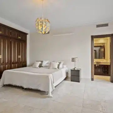 Expansive villa with unique architecture in the exclusive development of Los Arqueros Golf & Country Club, Benahavis Picture 37