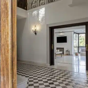 Expansive villa with unique architecture in the exclusive development of Los Arqueros Golf & Country Club, Benahavis Picture 9