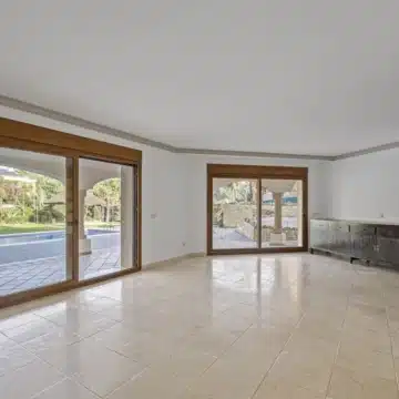 Expansive villa with unique architecture in the exclusive development of Los Arqueros Golf & Country Club, Benahavis Picture 44