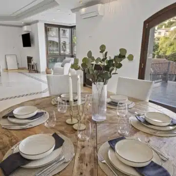 Expansive villa with unique architecture in the exclusive development of Los Arqueros Golf & Country Club, Benahavis Picture 5