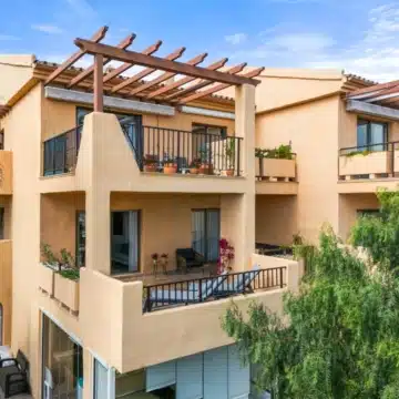 Luxurious 2-bedroom apartment with breathtaking panoramic sea views in La Hacienda del Señorío de Cifuentes, Benahavis Picture 20